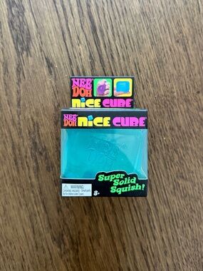 NeeDoh Nice Cube in Blue NWT